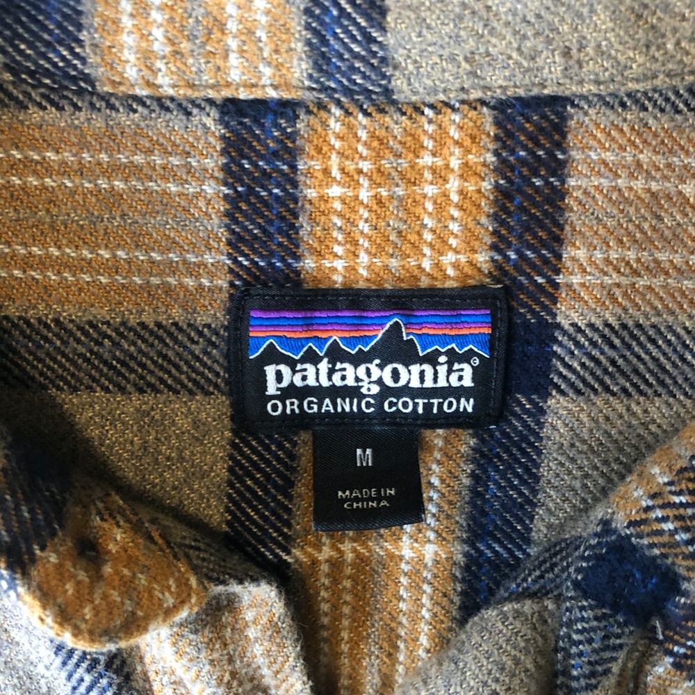 Patagonia Blue and Tan Plaid Casual Button Down Shirt - Picture 3 of 3